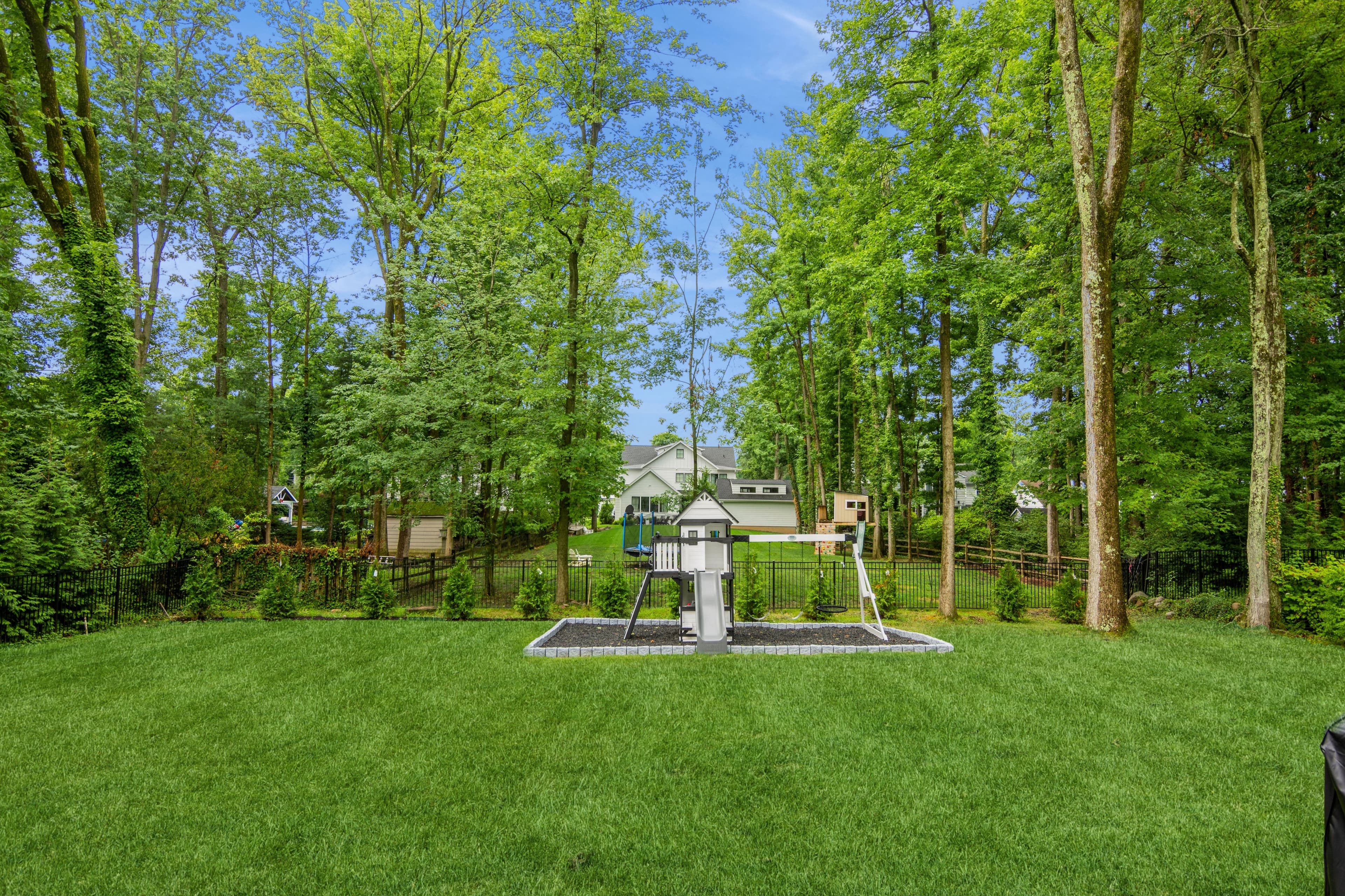740 Hyslip Ave, Westfield - Photo 7